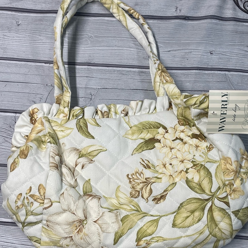 Waverly Williamsburg Tote  purse Flora Floral Shoulder Magnetic CLOSURE ruffled